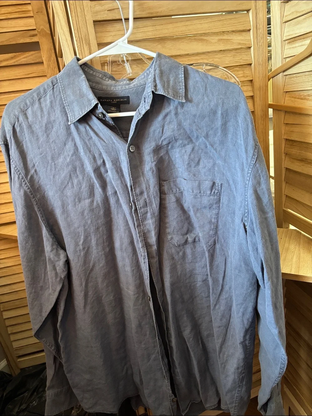 Banana Republic Men's Blue Linen Button-Up Shirt Large